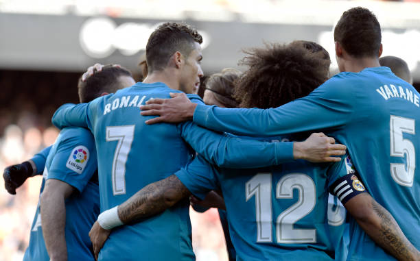 夜幕下的足球盛宴：二宮球場晚間比賽精彩瞬間