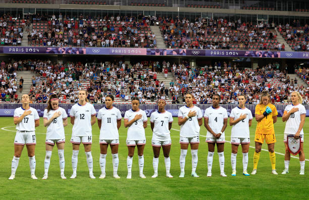 歐冠直播間間：戰(zhàn)術(shù)復(fù)盤與球星高光時(shí)刻