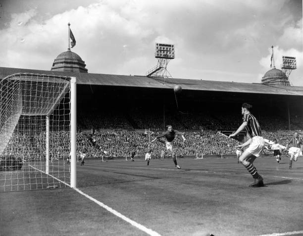 點(diǎn)球主罰時(shí)做假動(dòng)作，到底算不算犯規(guī)？