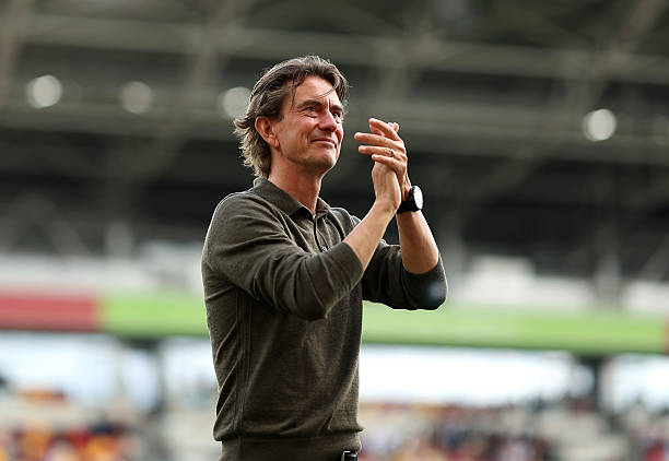 法甲冠軍獎(jiǎng)牌爭奪戰(zhàn)：黑馬球隊(duì)能否打破傳統(tǒng)豪強(qiáng)壟斷？