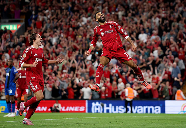 大羅隊友的足球智慧：如何與天才前鋒完美配合