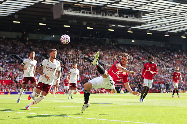 2016歐洲杯決賽：C羅僅踢25分鐘傷退，卻成精神領(lǐng)袖