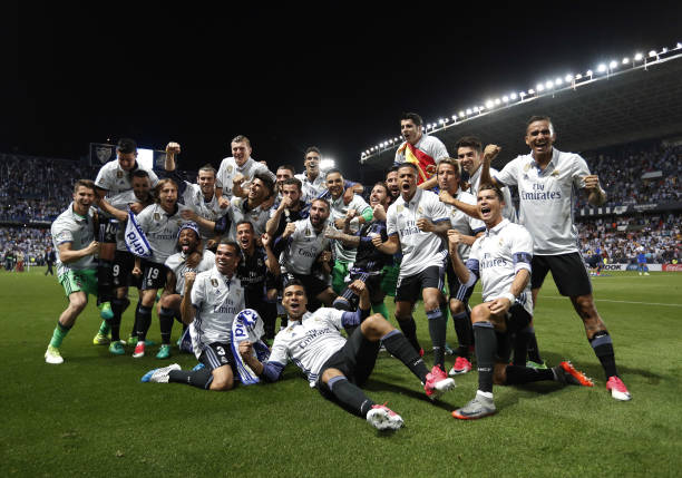 足球史上的經(jīng)典！普拉蒂尼對(duì)陣西班牙的絕妙任意球解析