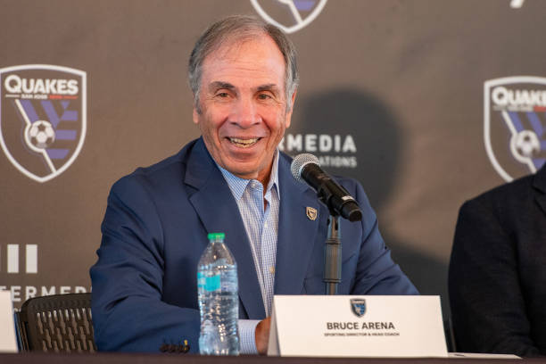 避免誤判！掌握間接與直接任意球的裁判手勢要點