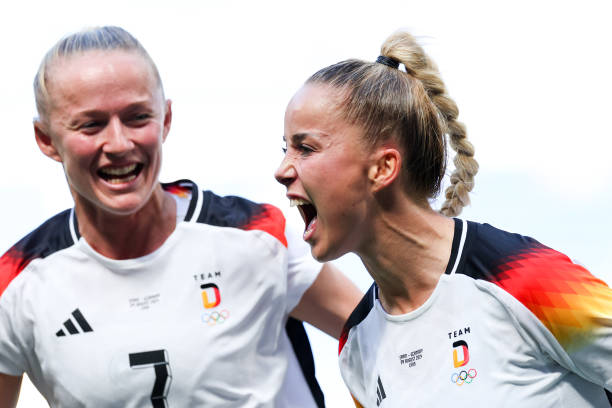 德甲聯(lián)賽2023-24賽季：北京時(shí)間的比賽通常在周幾？