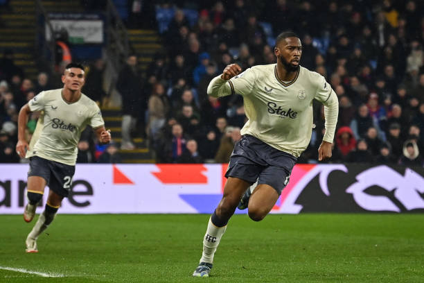 2025中超爭冠形勢分析：上海申花能否突破重圍？