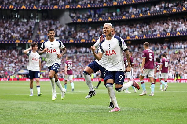 從多特到拜仁再到巴薩，萊萬歐冠35隊(duì)進(jìn)球全記錄