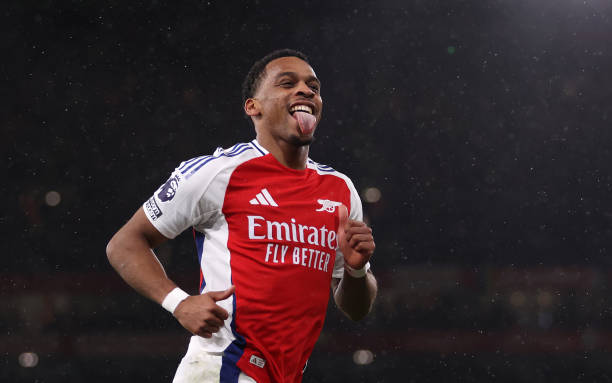 從巨星到紳士！范巴斯滕帥照詮釋經(jīng)典格調(diào)