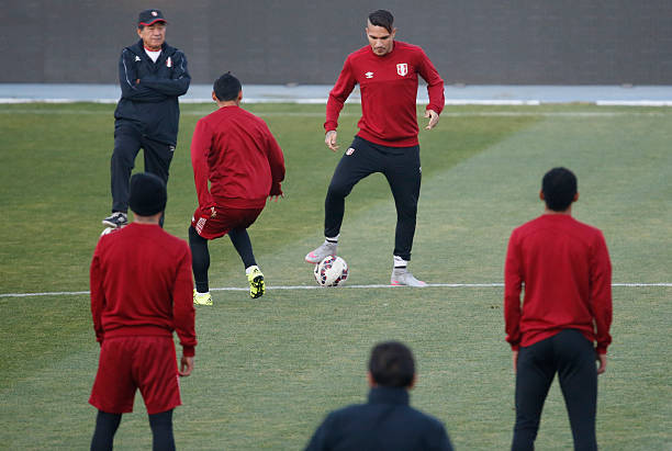 德甲第XX輪前瞻：拜仁vs多特，誰能笑傲國家德比？