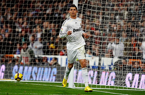 為什么足球場面積會有浮動？國際標準范圍解析