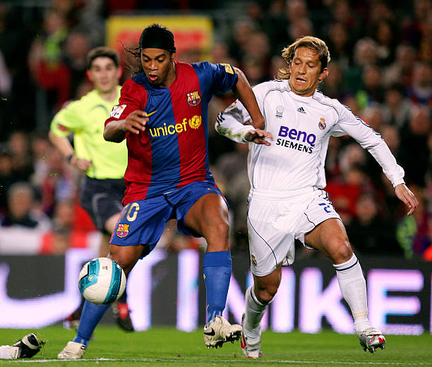 足球裁判團(tuán)隊(duì)解析：主裁、邊裁與第四官員的分工