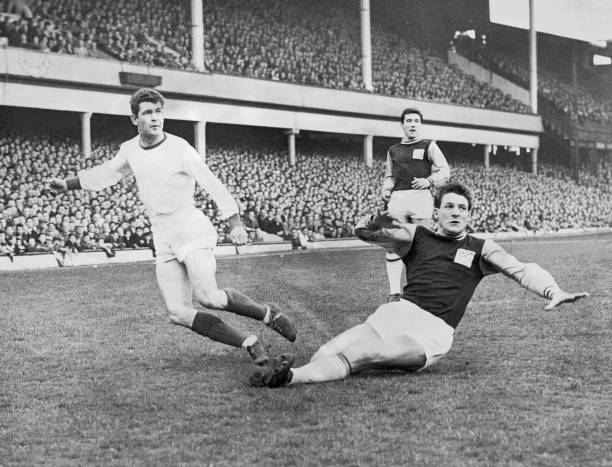 邊路傳中高效打法：盤點(diǎn)3大經(jīng)典陣型及實(shí)戰(zhàn)應(yīng)用