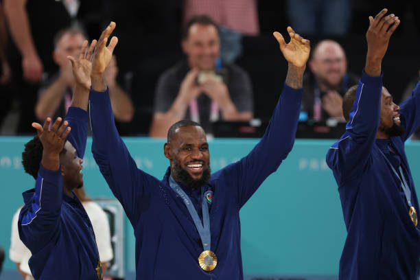 巴黎奧運會會徽設計揭秘：火焰、女性形象與法式浪漫