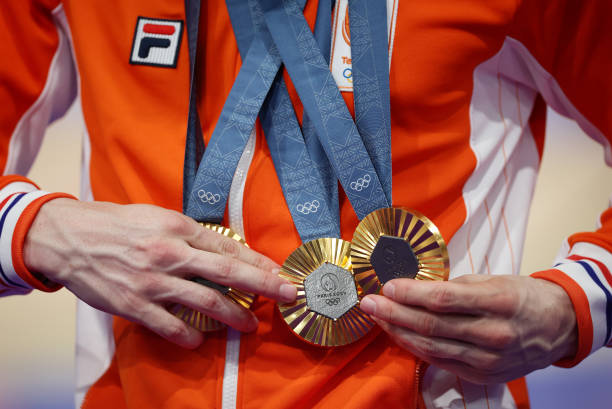 北京奧運(yùn)會(huì)五環(huán)標(biāo)志的象征意義與設(shè)計(jì)理念