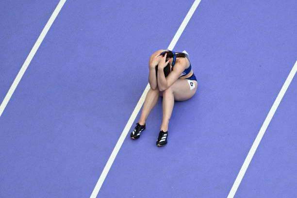 面相學(xué)中的旺夫相：以伏明霞為例的深度分析