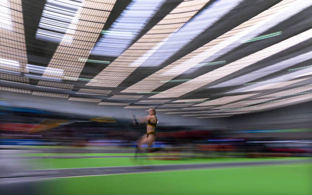 從科斯塔迪諾娃到拉斯茨科：女子跳高世界紀錄的傳承