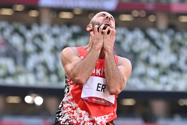 陳芋汐父母罕見合影曝光，溫馨家庭氛圍引關(guān)注