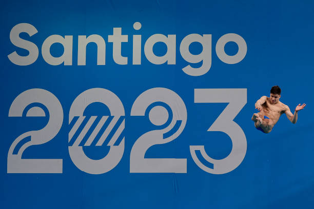 中國跳水隊(duì)再添一金，女雙10米臺奪冠視頻