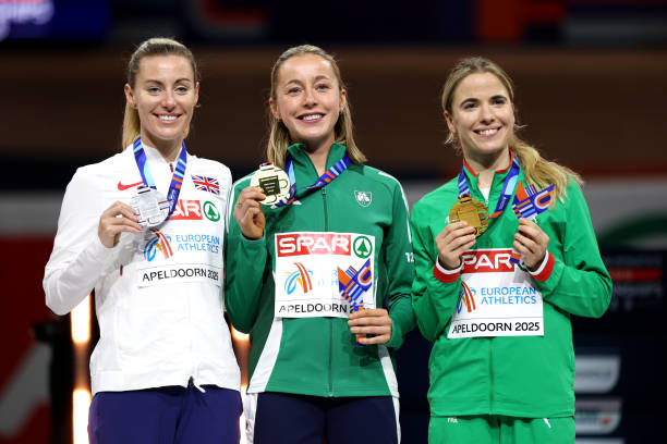 全紅嬋何威儀領(lǐng)獎(jiǎng)瞬間，榮耀時(shí)刻定格