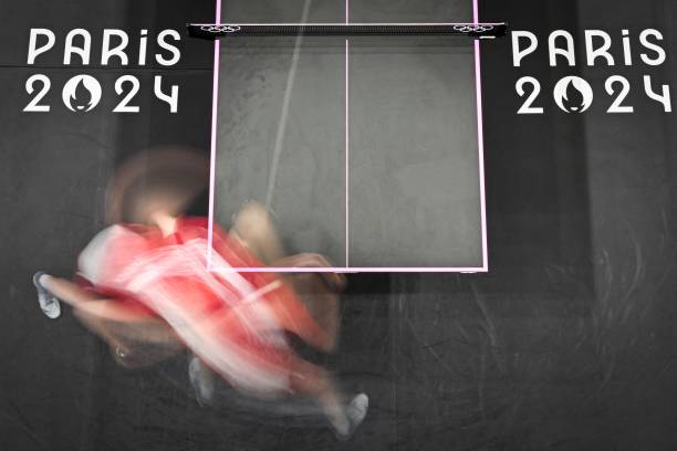 乒乓球桌材質(zhì)解析：木質(zhì)、鋼化玻璃、復(fù)合板哪個好？