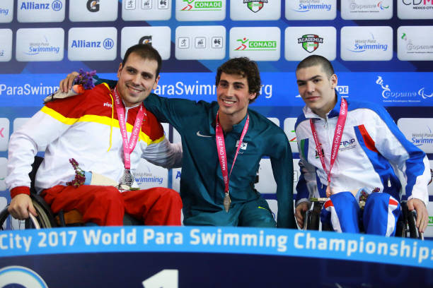 男人夢(mèng)見游泳，預(yù)示財(cái)富即將到來