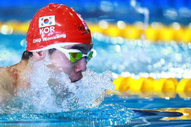 兒童游泳裝備選購指南：泳鏡、浮板等必備物品