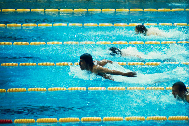 同步之美：中國花樣游泳隊(duì)整齊劃一的藝術(shù)呈現(xiàn)