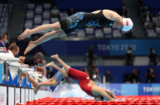 中年學(xué)游泳：五十歲開始，多久能掌握基本技巧？