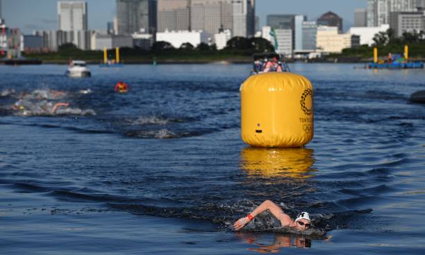 夏日清涼來襲：現(xiàn)代游泳館設(shè)計展