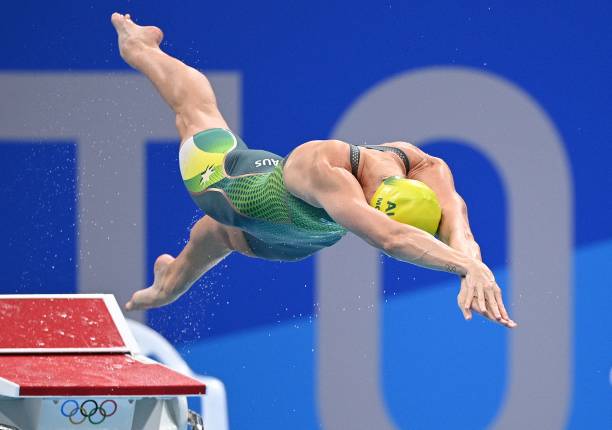 游泳如何塑造完美體型？燃燒脂肪與增強肌肉的雙重效果