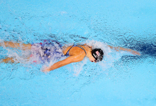 李冰潔全國游泳冠軍賽精彩瞬間，展現(xiàn)頂尖競技水平