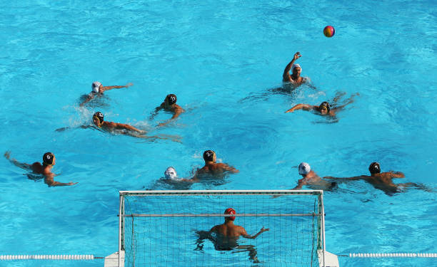 游泳與男性健康：天天游的益處與潛在風(fēng)險(xiǎn)