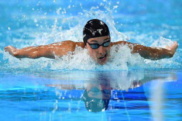 游泳轉(zhuǎn)身動(dòng)作分解教學(xué)：提高比賽成績的關(guān)鍵技巧