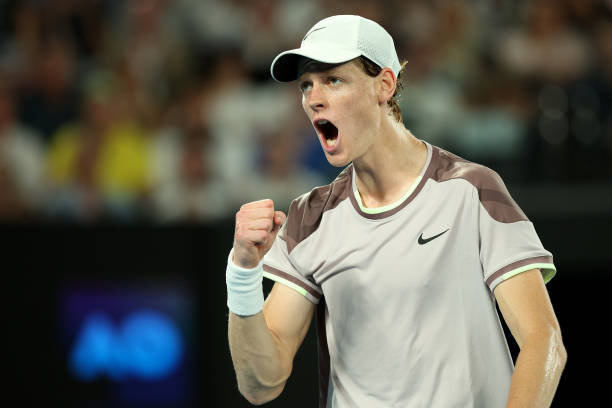 鄭欽文今晚比賽精彩瞬間：關(guān)鍵破發(fā)與完美防守