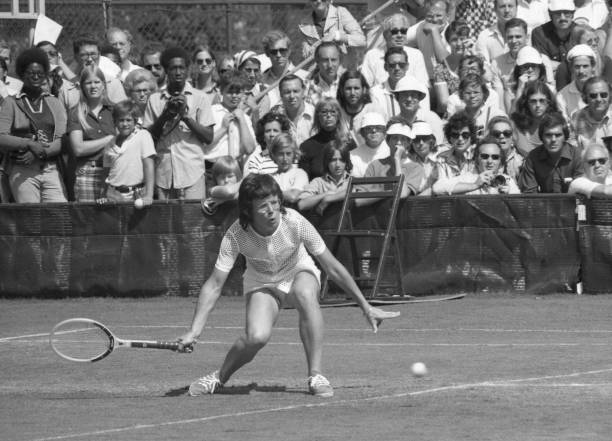 網(wǎng)球場地標(biāo)準(zhǔn)尺寸詳解：寬度究竟是多少？