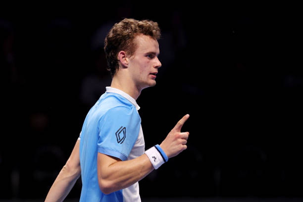 溫網(wǎng)精彩無限，愛奇藝體育免費直播，邀你共賞網(wǎng)球魅力！