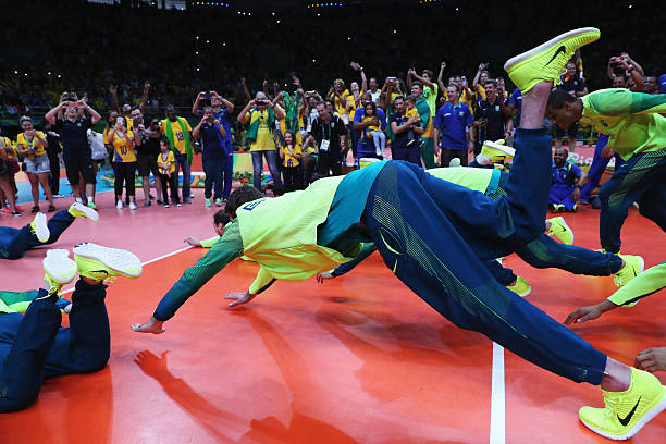 浙江中考排球墊球技術(shù)評分要點