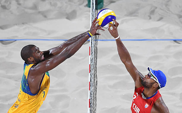 排球比賽場(chǎng)地的長(zhǎng)和寬分別是多少米？