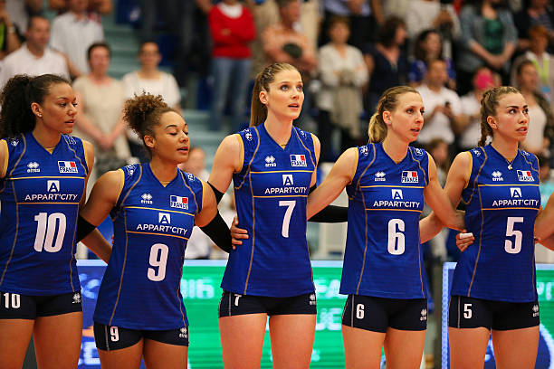 中考排球墊球動(dòng)作規(guī)范與常見錯(cuò)誤