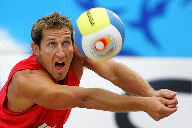 塔伊薩拉西奇如何反映當(dāng)代社會的多元文化現(xiàn)實(shí)