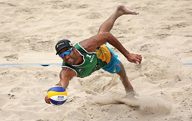 中考排球考試標(biāo)準(zhǔn)高度解析：如何正確測量與訓(xùn)練？