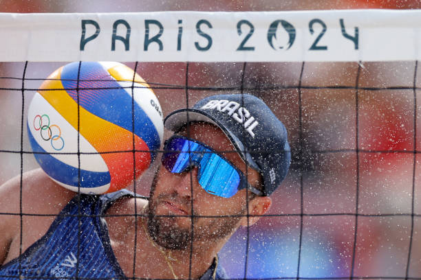 中考排球?qū)崙?zhàn)技巧：如何在考試中穩(wěn)定發(fā)揮，拿到滿分？