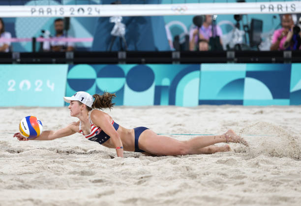 排球魚躍進階訓練：結合腳步移動與快速起身技巧