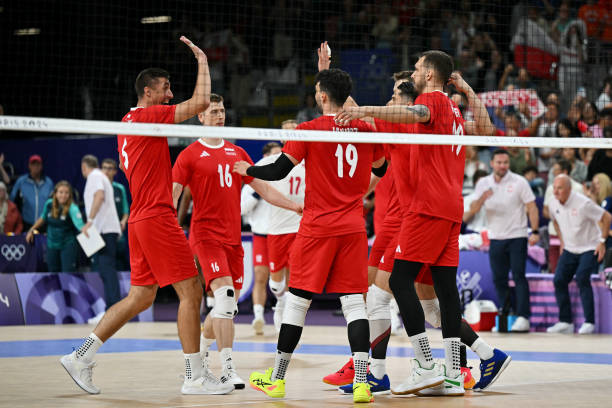 排球場地器材配置與安全區(qū)域說明