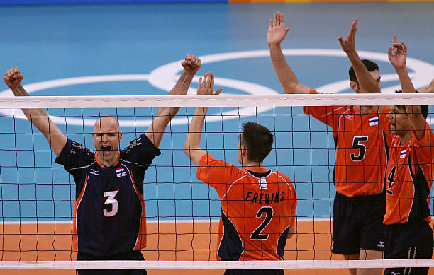 排球過中線犯規(guī)圖解：規(guī)則詳解與判罰標(biāo)準(zhǔn)