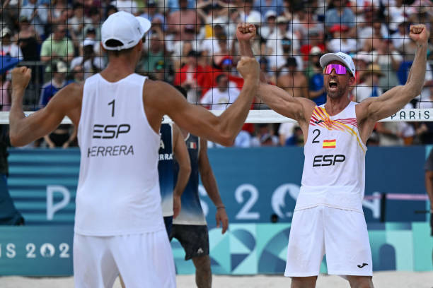 氣排球與排球：運動強度、場地要求和參與人群的差異