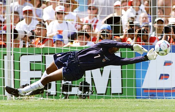 歐洲區(qū)預選賽小組賽戰(zhàn)況：強隊表現與冷門結果