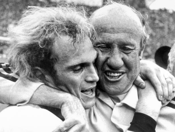 足球迷必知：第一屆世界杯的舉辦年份是？